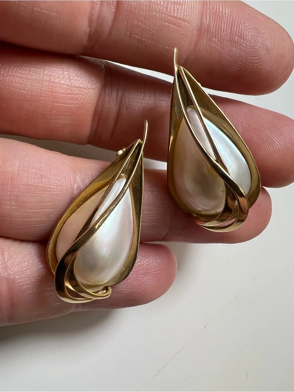 14K Gold Teardrop Pearl Vintage Earrings for pierced ears